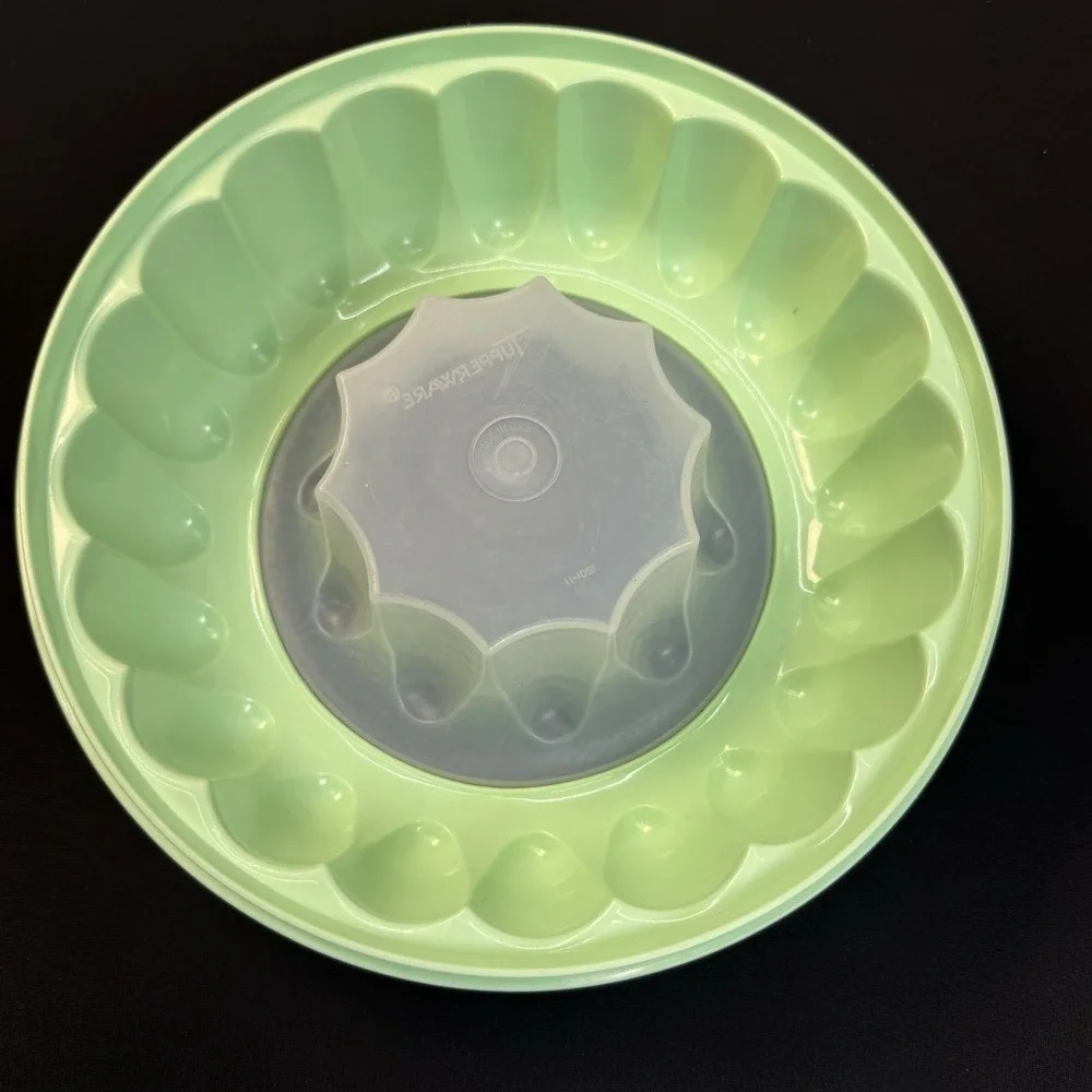 Vintage Tupperware Mint Green Jello Mold‎  1202